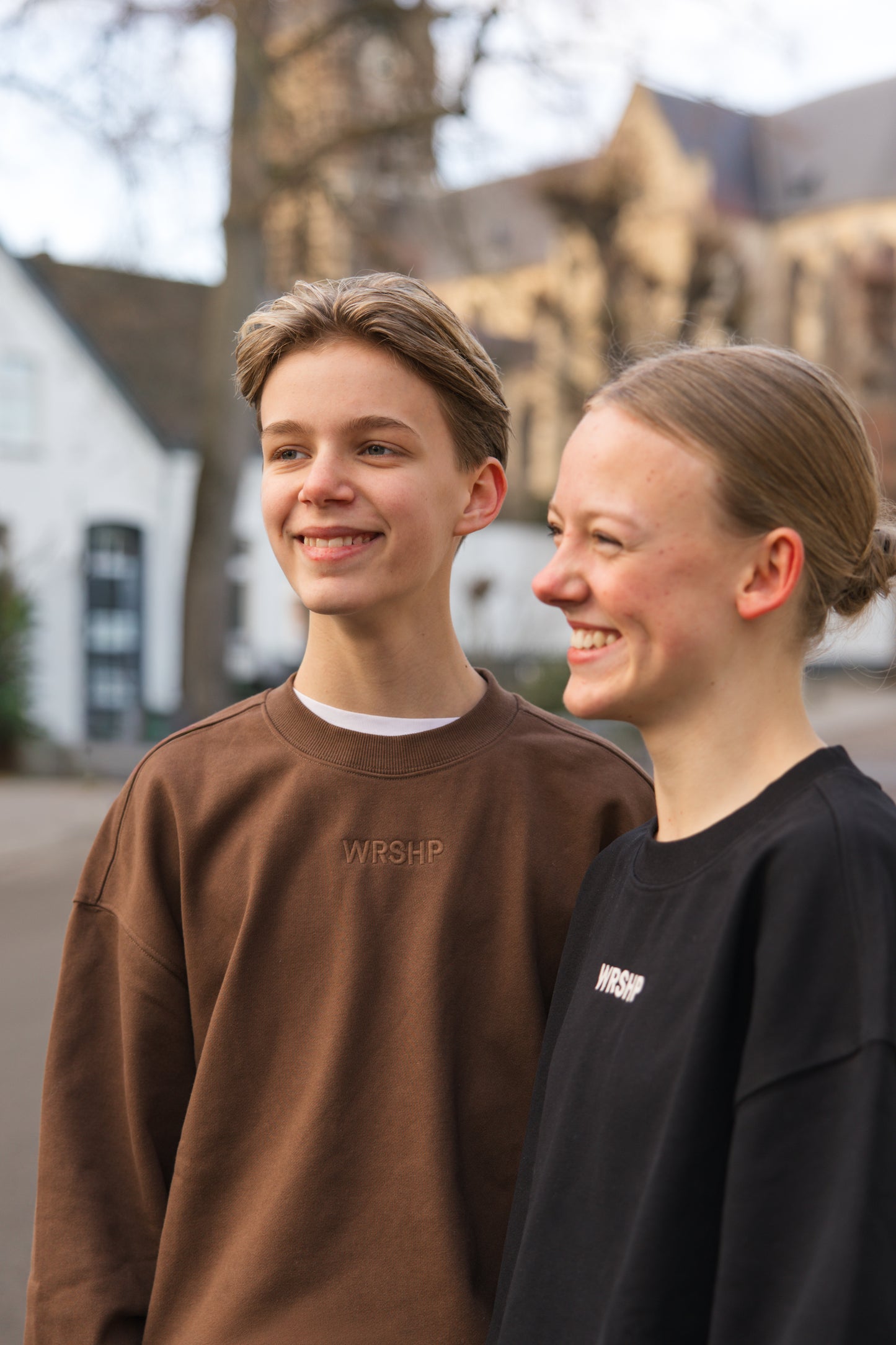 WRSH⁠P Oversized Unisex Sweatshirt – Chocoladebruin